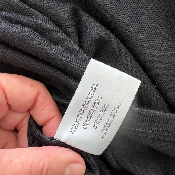 Banana Republic Black V Neck Sweater Size Small - Picture 6 of 6